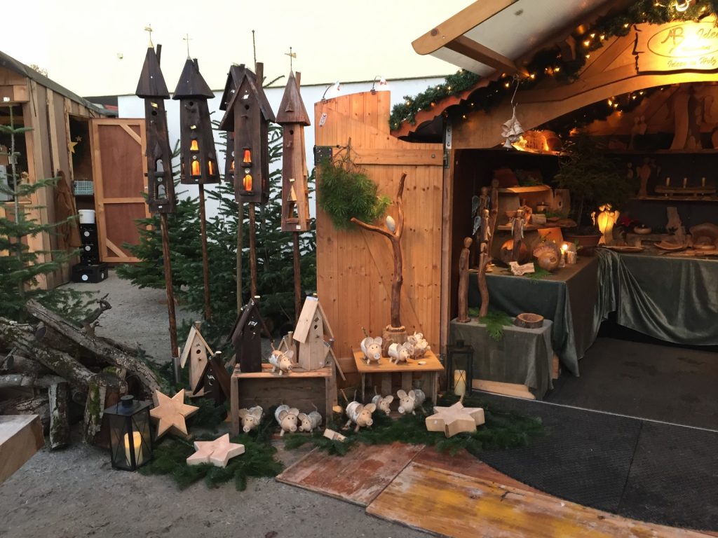 Bild Weihnachtsmarkt Hütte
